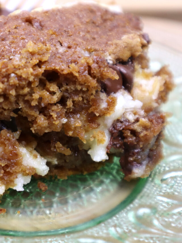 PUMPKIN EARTHQUAKE CAKE