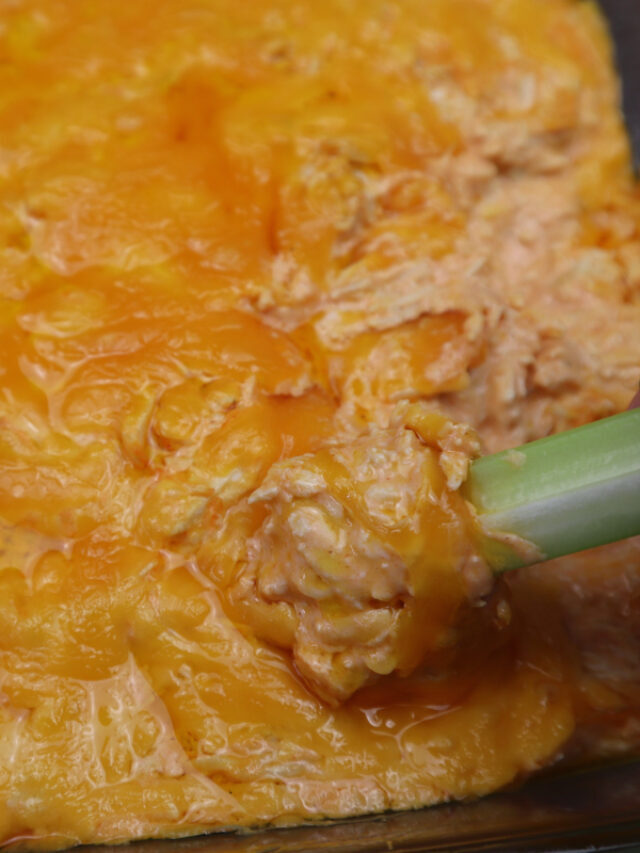 Baked Buffalo Chicken Dip