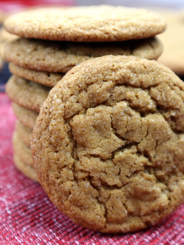 SOFT GINGER MOLASSES COOKIES
