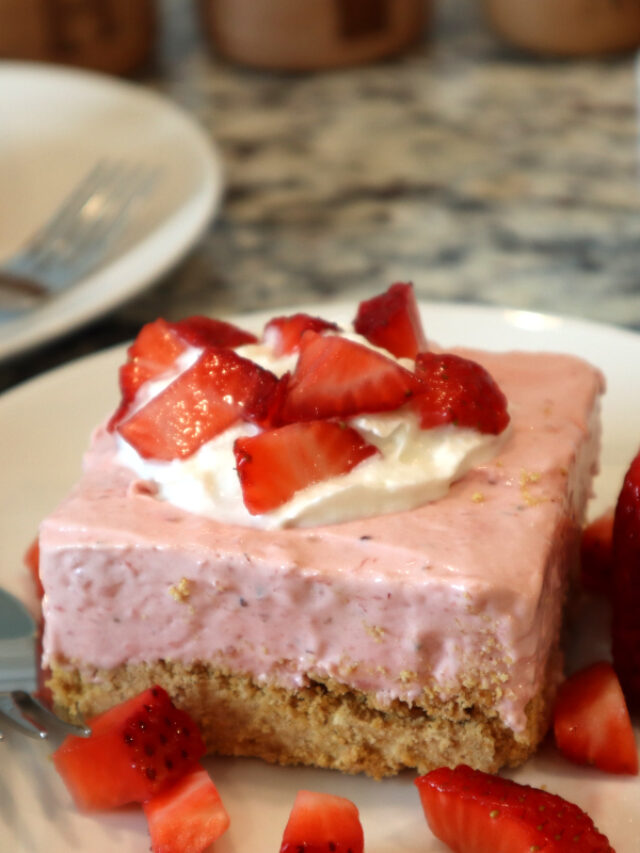 Easy No Bake Strawberry Cheesecake Bars
