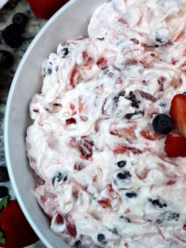 Berry Cheesecake Salad